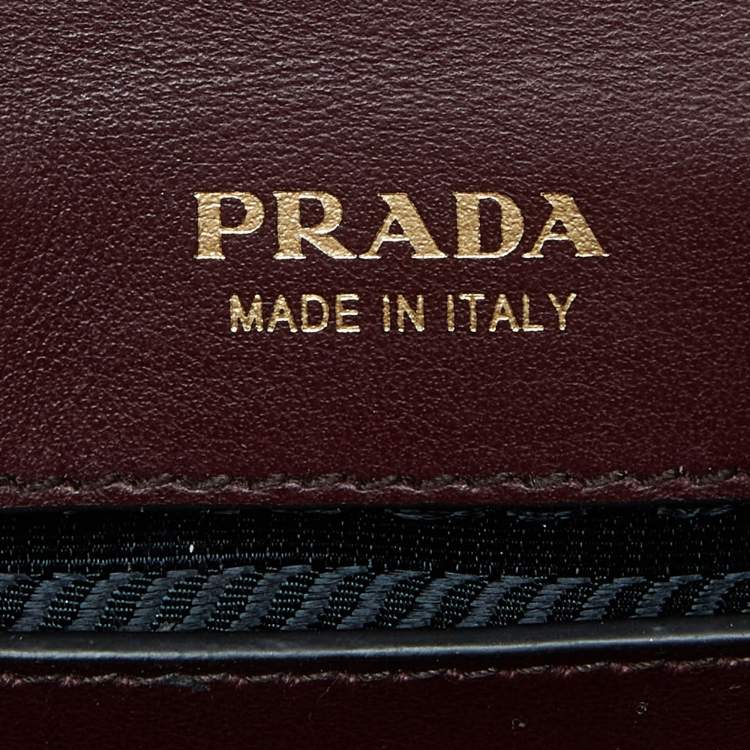 مملوكة مسبقًا Prada Burgundy/Black Leather Cahier Convertible Belt Bag