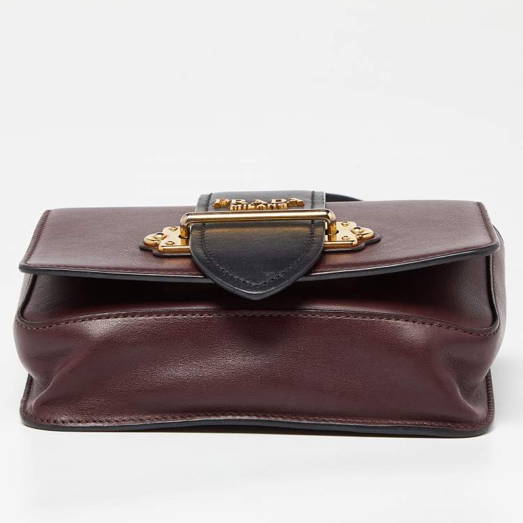 مملوكة مسبقًا Prada Burgundy/Black Leather Cahier Convertible Belt Bag