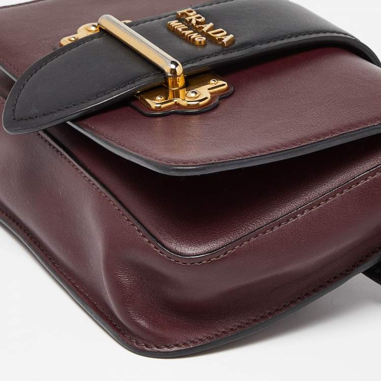 مملوكة مسبقًا Prada Burgundy/Black Leather Cahier Convertible Belt Bag