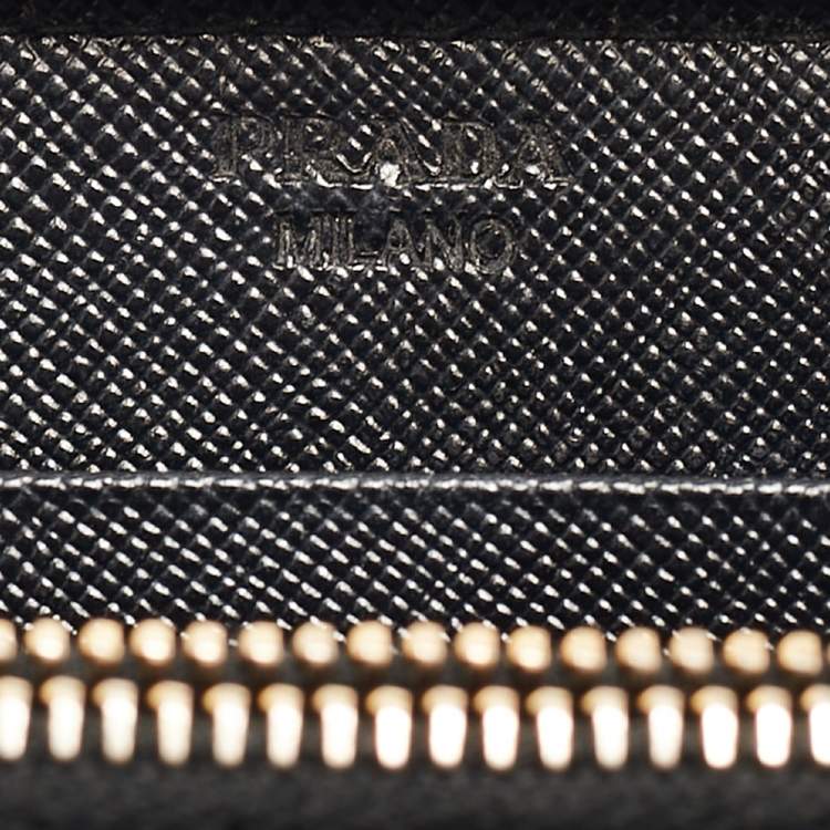 مملوكة مسبقًا Prada Black Saffiano Leather Zip Around Wallet