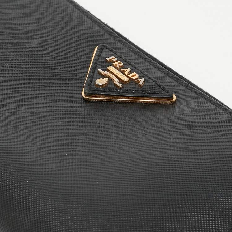 مملوكة مسبقًا Prada Black Saffiano Leather Zip Around Wallet