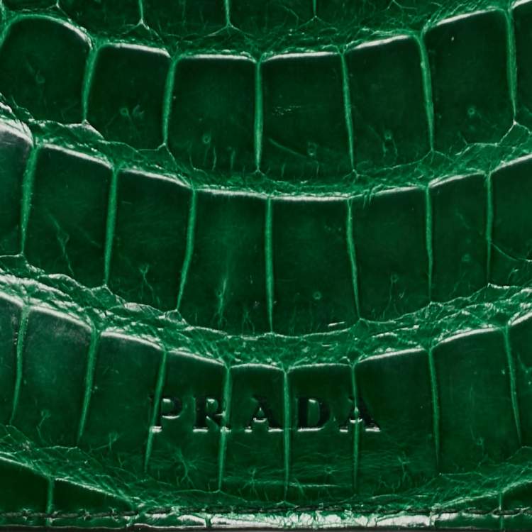 مملوكة مسبقًا Prada Green Crocodile Card Holder