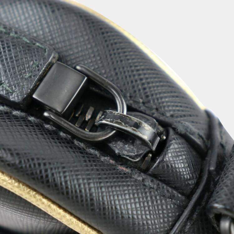 Pre Owned  Prada Black Leather Travel shoulder bag 