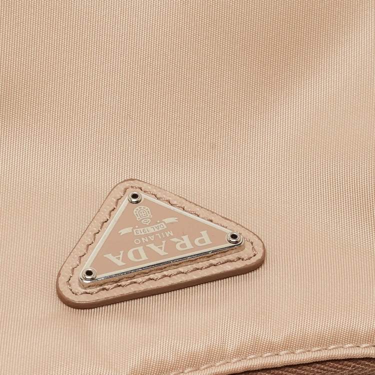 Pre Owned Prada Beige Nylon and Leather Re-Edition 2005 Shoulder Bag