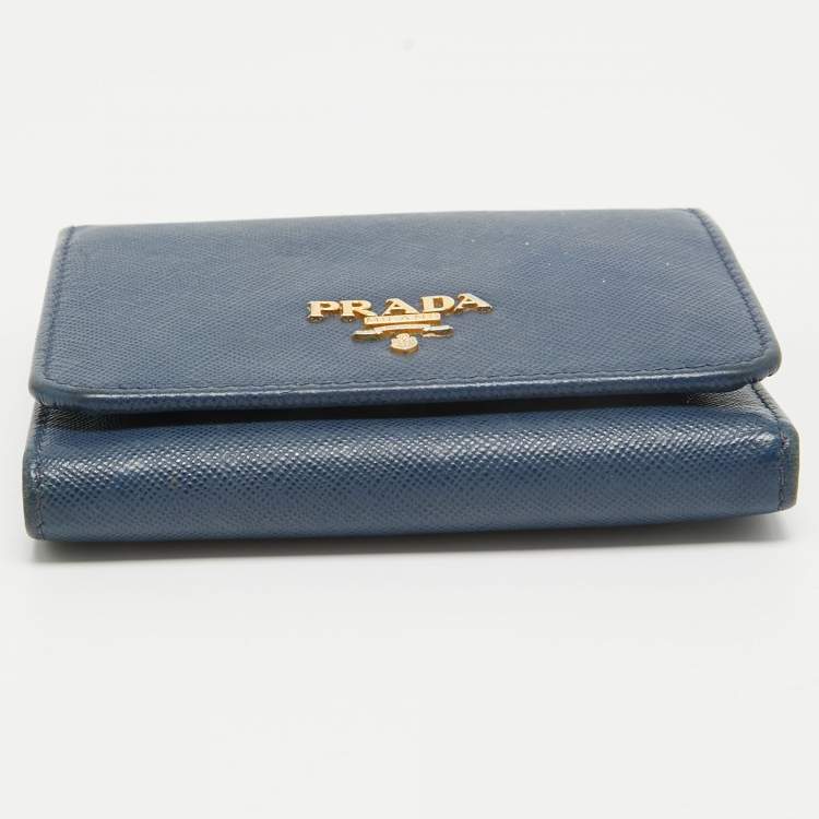 مملوكة مسبقًا Prada Blue Saffiano Leather Trifold Wallet