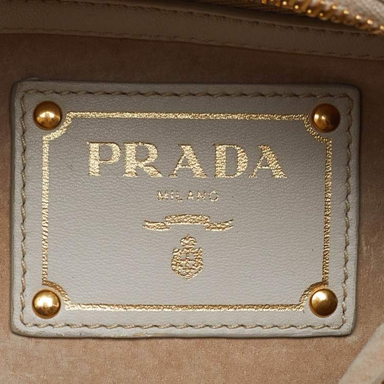 Pre Owned Prada Off White Vitello Daino Leather Zip Hobo