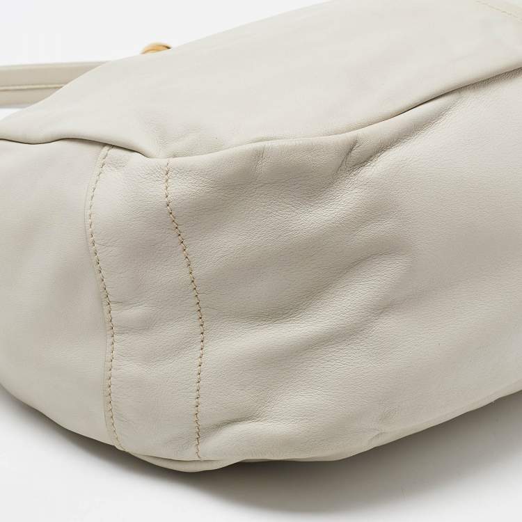 Pre Owned Prada Off White Vitello Daino Leather Zip Hobo