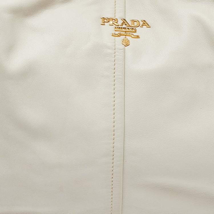 Pre Owned Prada Off White Vitello Daino Leather Zip Hobo