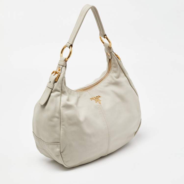 Pre Owned Prada Off White Vitello Daino Leather Zip Hobo