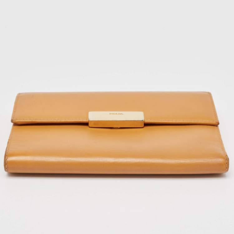 Pre Owned Prada Tan Leather Logo Plague Trifold Wallet