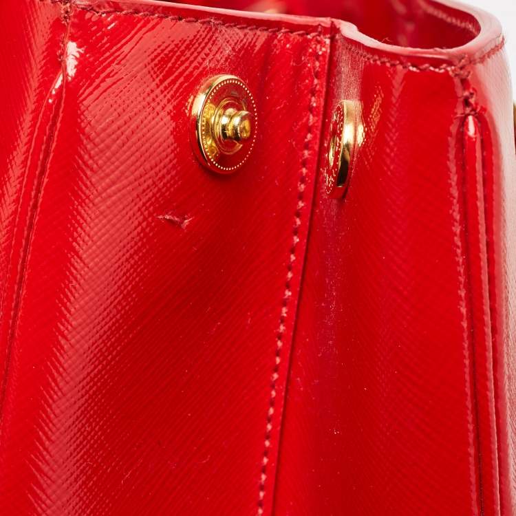 Pre Owned Prada Red Saffiano Vernice Leather Galleria Tote