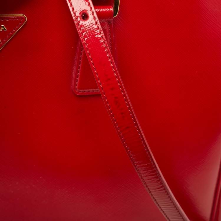 Pre Owned Prada Red Saffiano Vernice Leather Galleria Tote