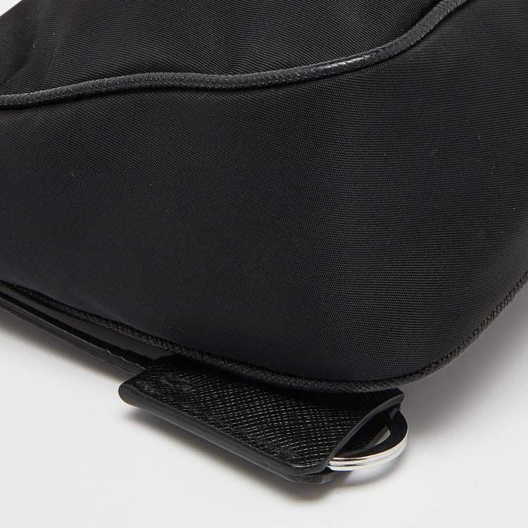 Pre Owned Prada Black Nylon and Leathre Re-Edition 2005 Baguette Bag