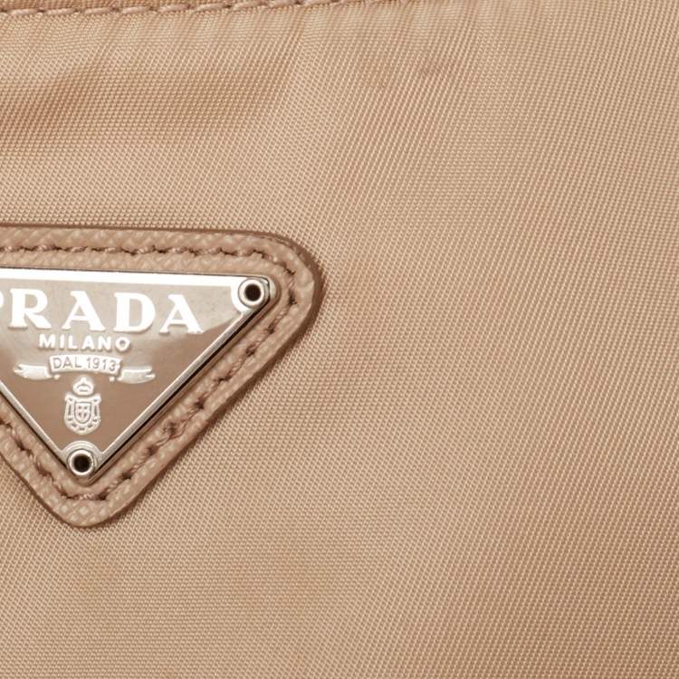 Pre Owned Prada Beige Nylon and Leather Re-Edition 2005 Baguette Bag