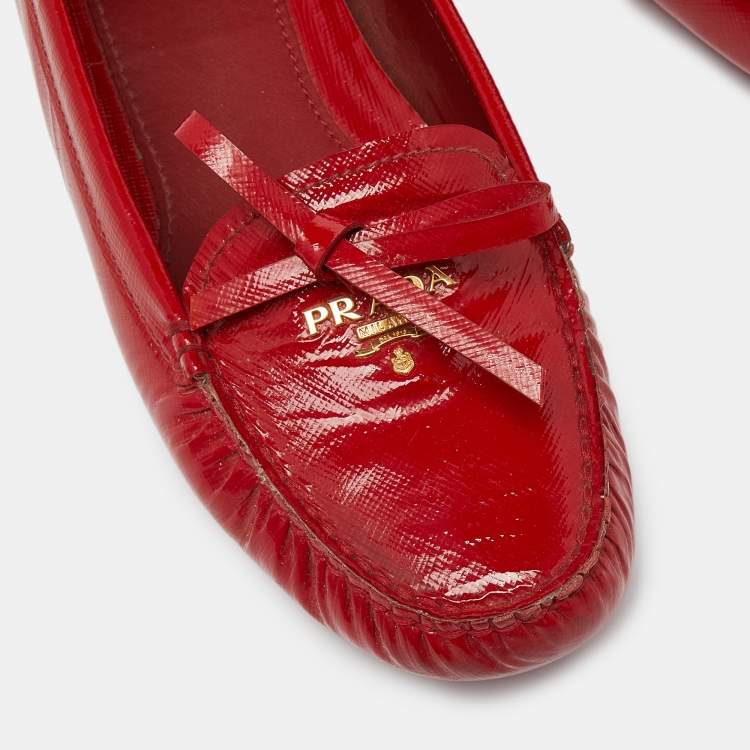 Pre Owned Prada Red Patent Leather Logo Detail Bow Loafers Size 38.5