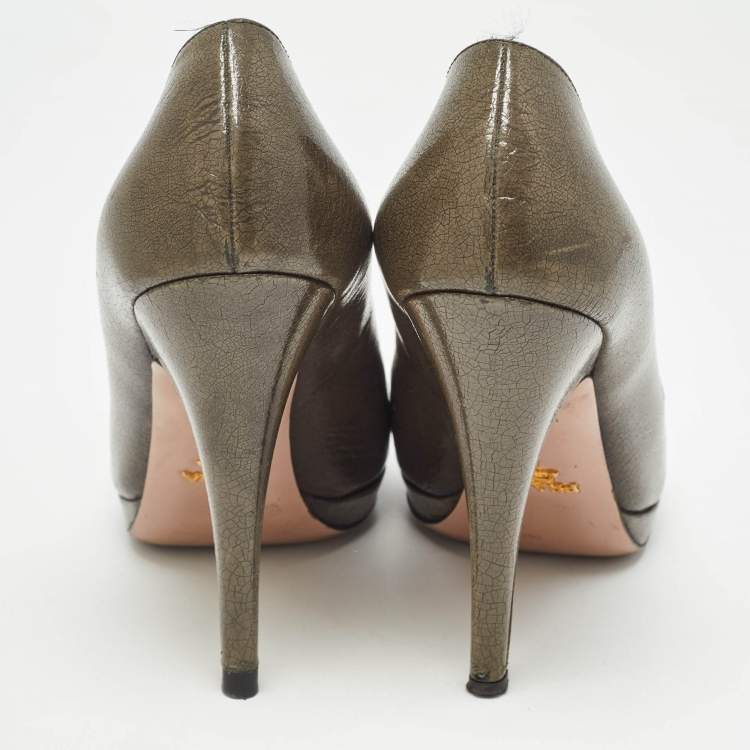 Pre Owned Prada Olive Green Crackled Patent Platform Leather Pumps Size 38.5