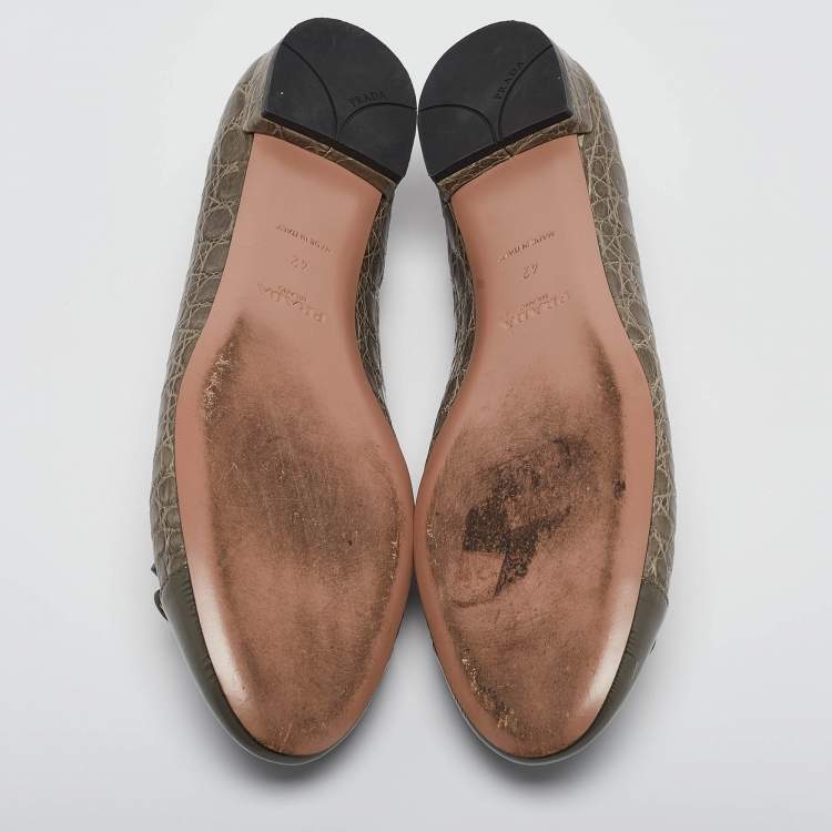 Pre Owned Prada Grey Embossed Croc and Patent Cap Toe Bow Ballet Flats Size 42