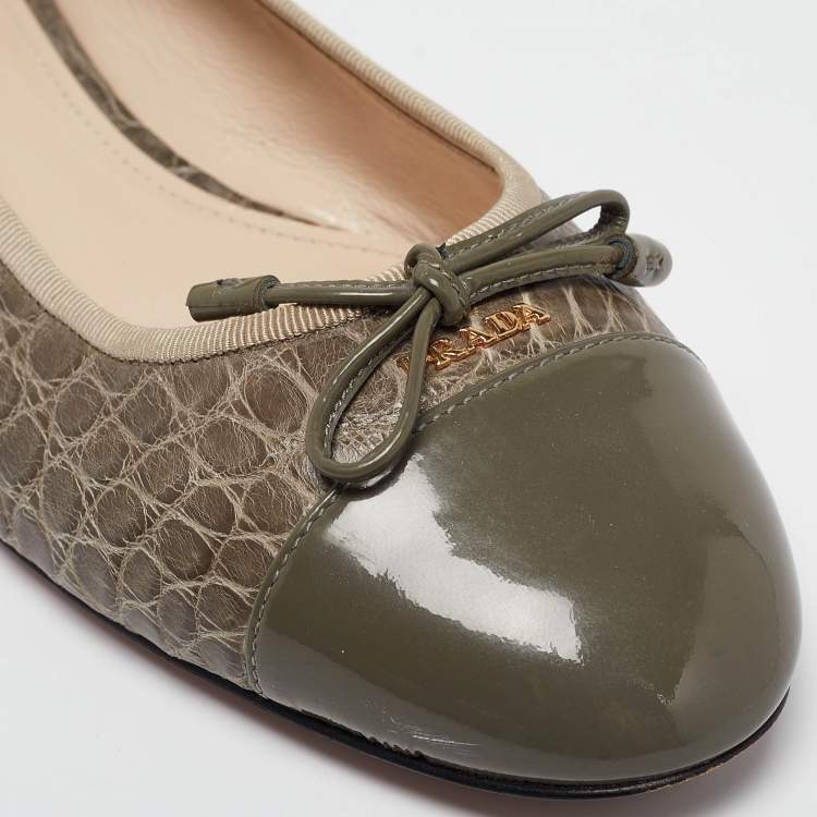 Pre Owned Prada Grey Embossed Croc and Patent Cap Toe Bow Ballet Flats Size 42