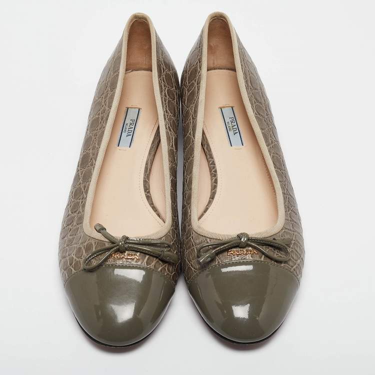 Pre Owned Prada Grey Embossed Croc and Patent Cap Toe Bow Ballet Flats Size 42