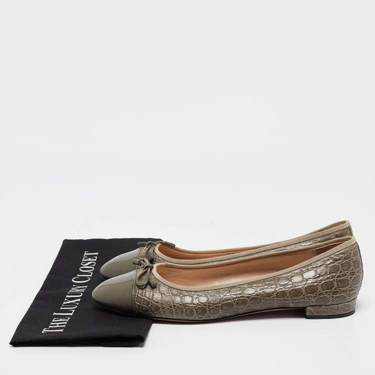 Pre Owned Prada Grey Embossed Croc and Patent Cap Toe Bow Ballet Flats Size 42