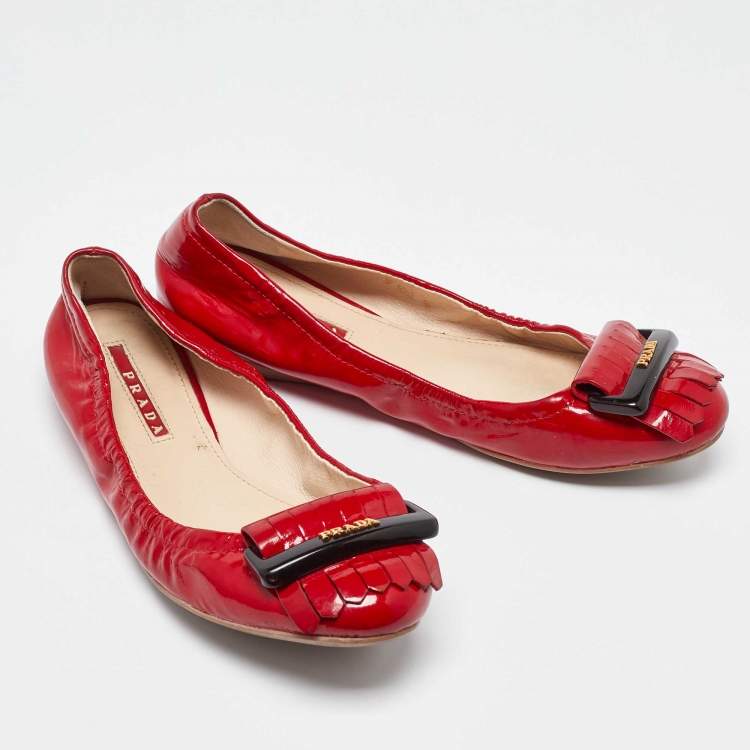 Pre Owned Prada Red Patent Leather Fringe Scrunch Ballet Flats Size 36