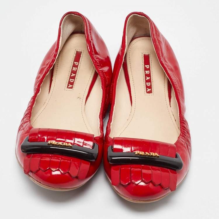 Pre Owned Prada Red Patent Leather Fringe Scrunch Ballet Flats Size 36