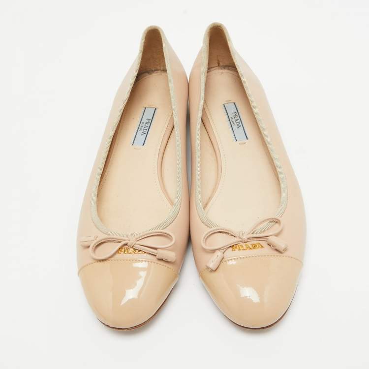 Pre Owned Prada Beige Leather and Patent Cap Toe Bow Ballet Flats Size 38.5