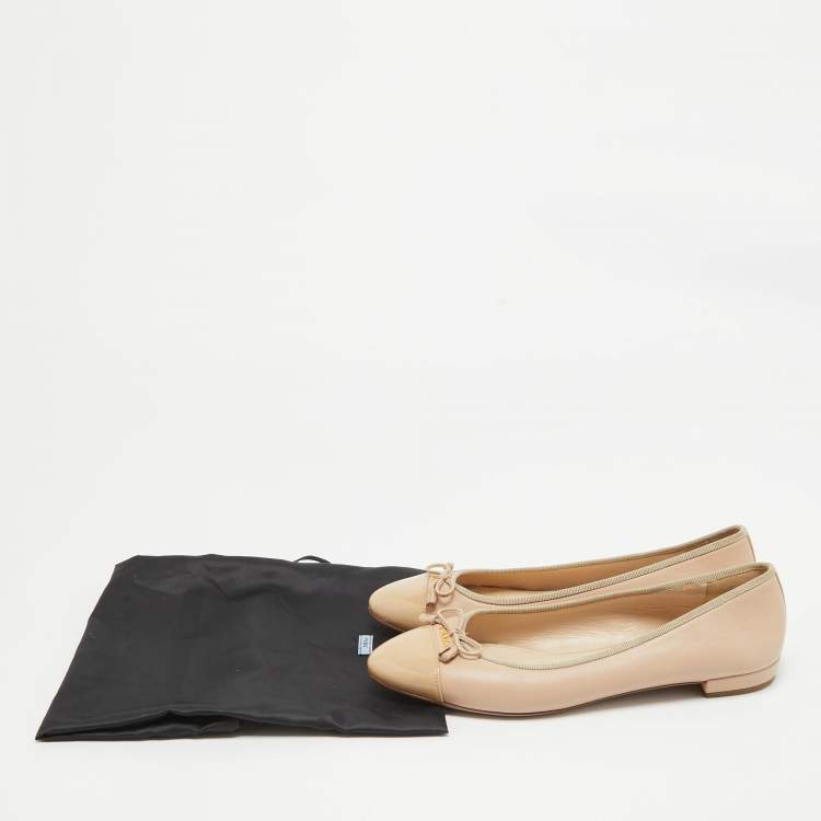 Pre Owned Prada Beige Leather and Patent Cap Toe Bow Ballet Flats Size 38.5