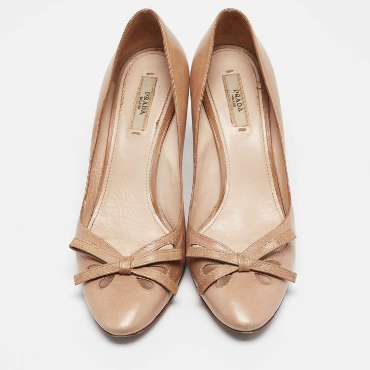Pre Owned Prada Beige Leather Bow Pumps Size 37