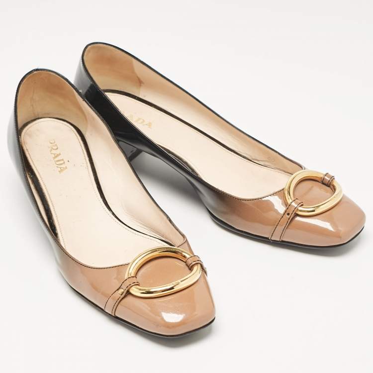 Pre Owned Prada Black/Beige Patent Leather Block Heel Pumps Size 40