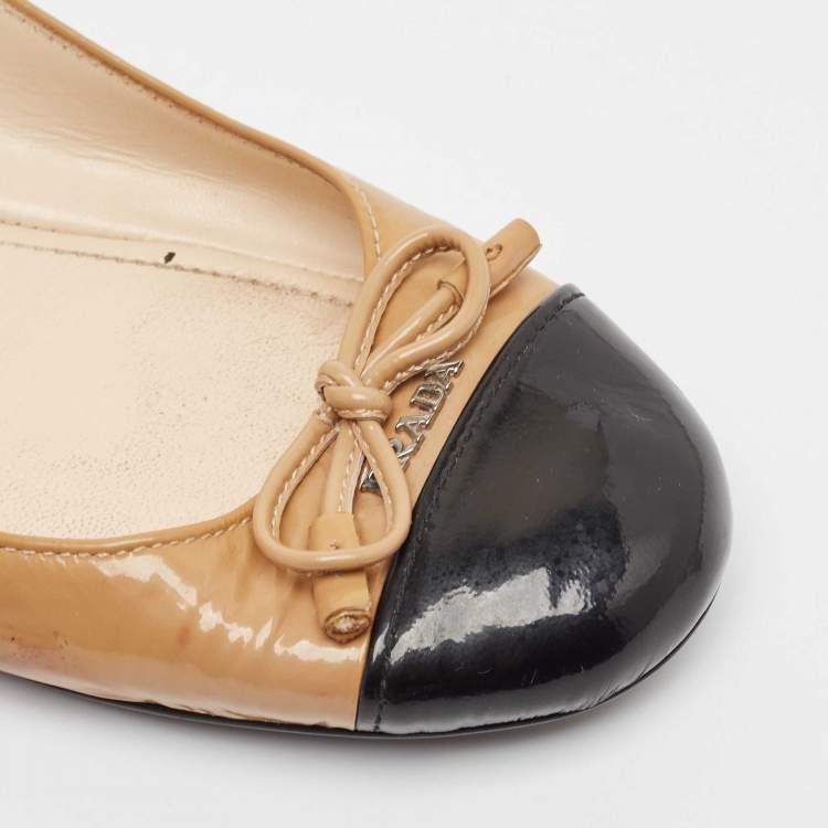 Pre Owned Prada Beige/Black Patent Leather Bow Ballet Flats Size 36.5