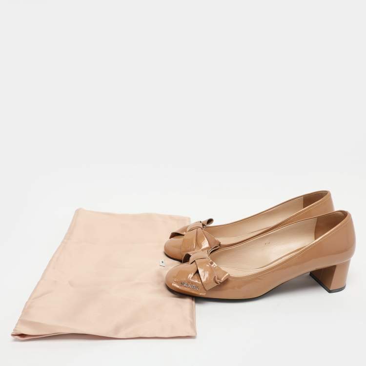Pre Owned Prada Beige Patent Leather Bow Block Heel Pumps Size 38