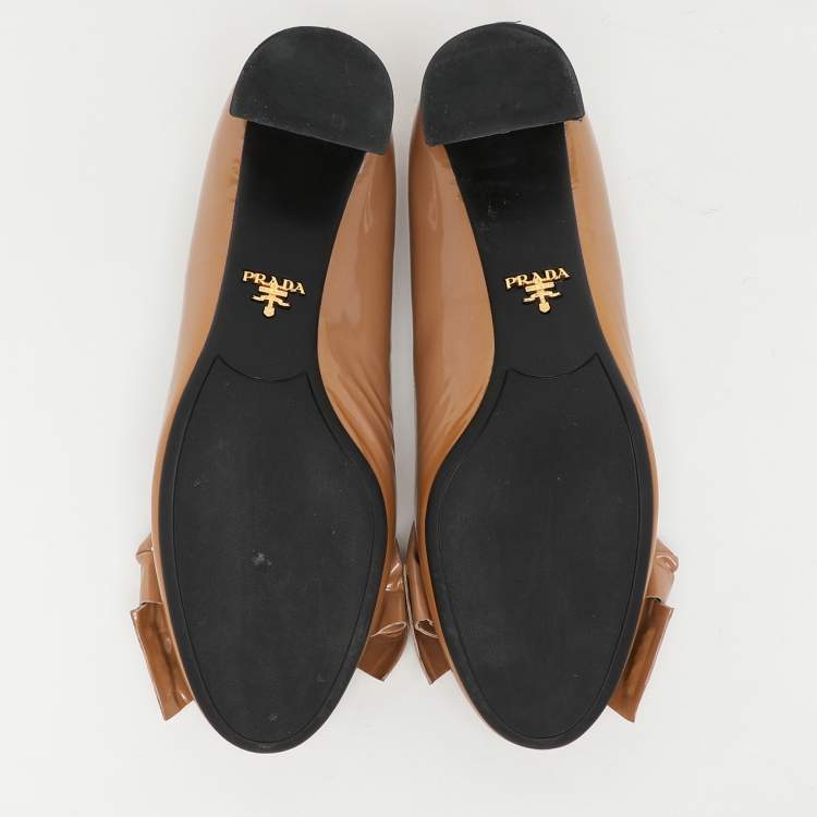 Pre Owned Prada Beige Patent Leather Bow Block Heel Pumps Size 38