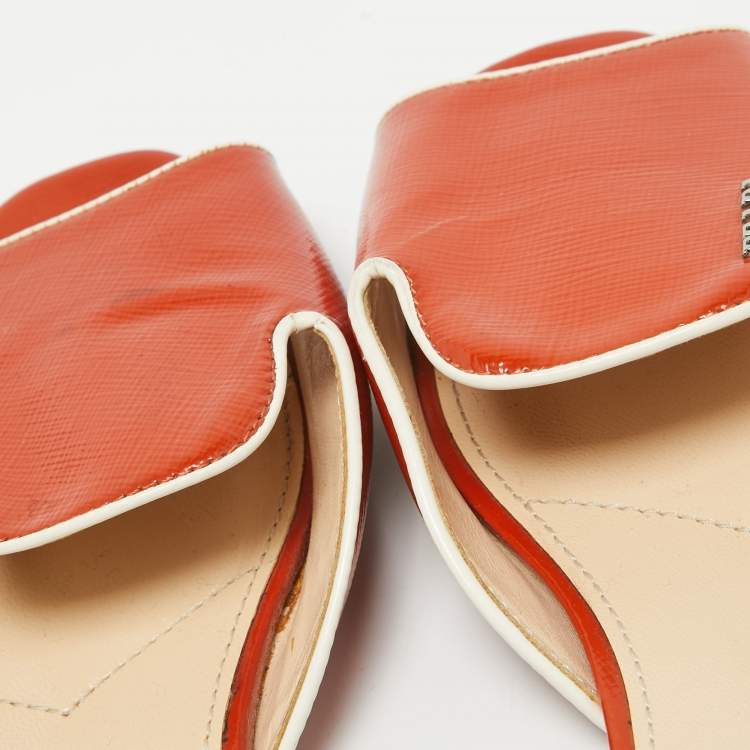 Pre Owned Prada Orange Patent Leather Flat Slides Size 36