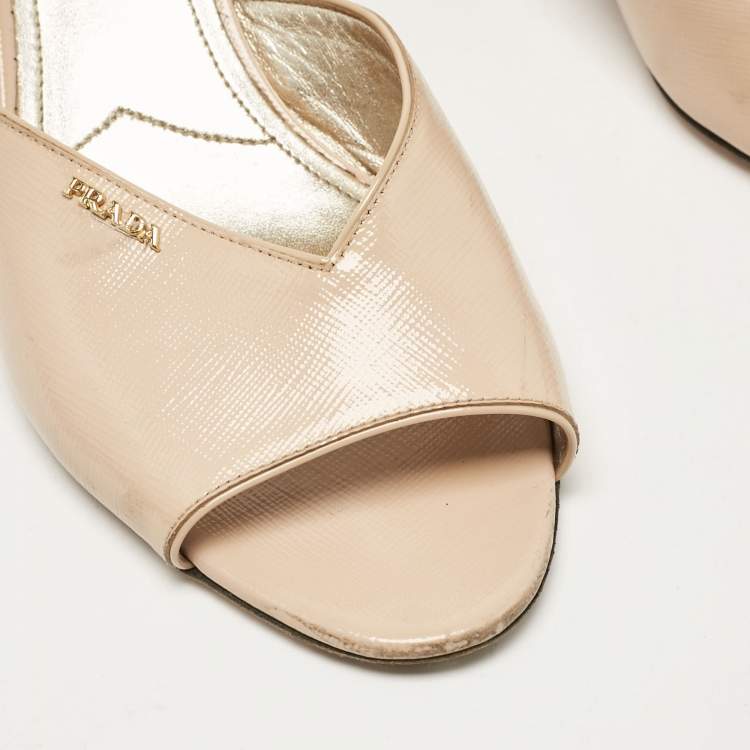 Pre Owned Prada Beige Vernice Saffiano Leather Crystal Embellished Slide Sandals Size 40.5
