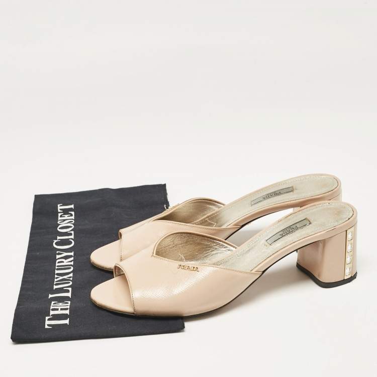 Pre Owned Prada Beige Vernice Saffiano Leather Crystal Embellished Slide Sandals Size 40.5