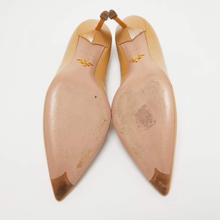 Pre Owned Prada Beige Saffiano Patent Leather Pointed Toe Pumps Size 39.5