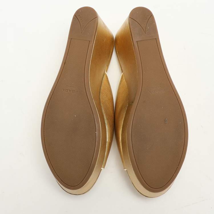 Pre Owned Prada Gold Saffiano Leather Platform Slide Sandals Size 38.5