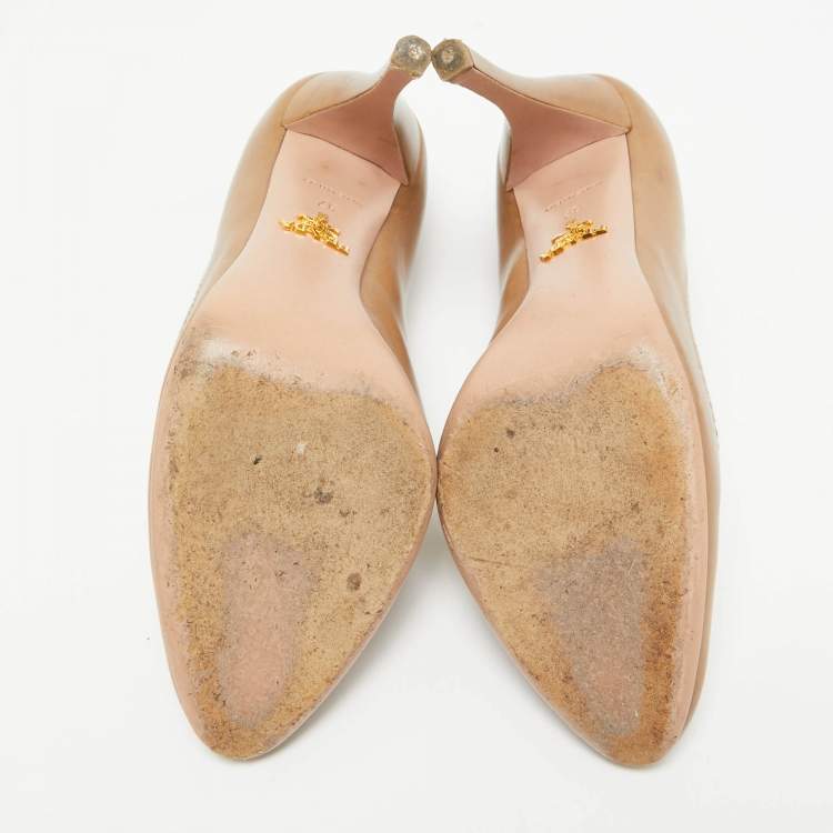Pre Owned Prada Brown Leather Round Toe Pumps Size 37