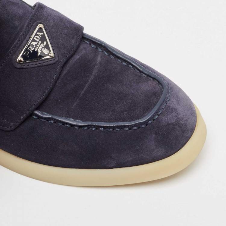 مملوكة مسبقًا Prada Navy Blue Suede Slip On Loafers Size 37.5