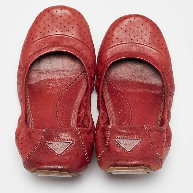 Pre Owned Prada Brown Leather Scrunch Ballet Flats Size 38