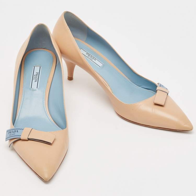 مملوكة مسبقًا Prada Beige Leather Bow Pointed Toe Pumps Size 40