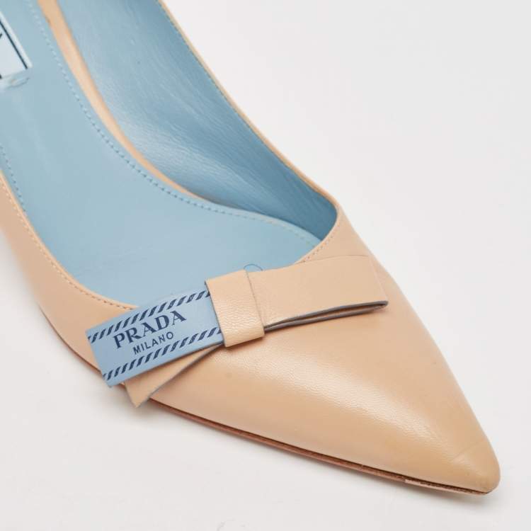 مملوكة مسبقًا Prada Beige Leather Bow Pointed Toe Pumps Size 40