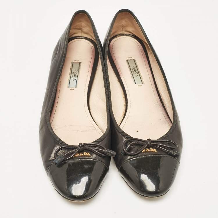 Pre Owned Prada Black Leather and Patent Leather Cap Toe Bow Ballet Flats Size 39.5