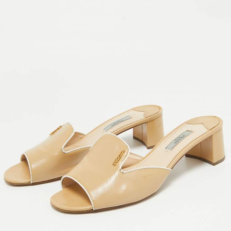 Pre Owned Prada Beige Patent Saffiano Leather Block Heel Slide Sandals Size 39