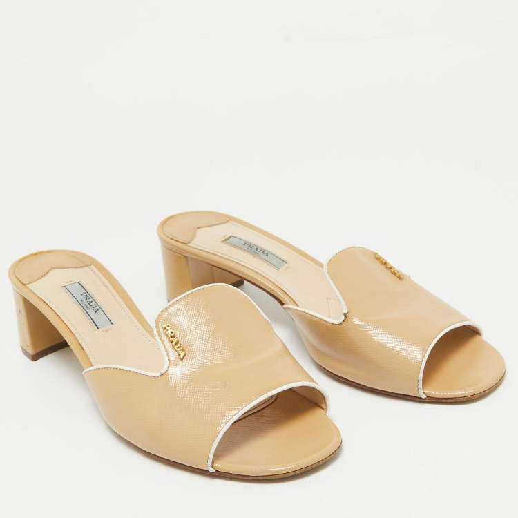 Pre Owned Prada Beige Patent Saffiano Leather Block Heel Slide Sandals Size 39