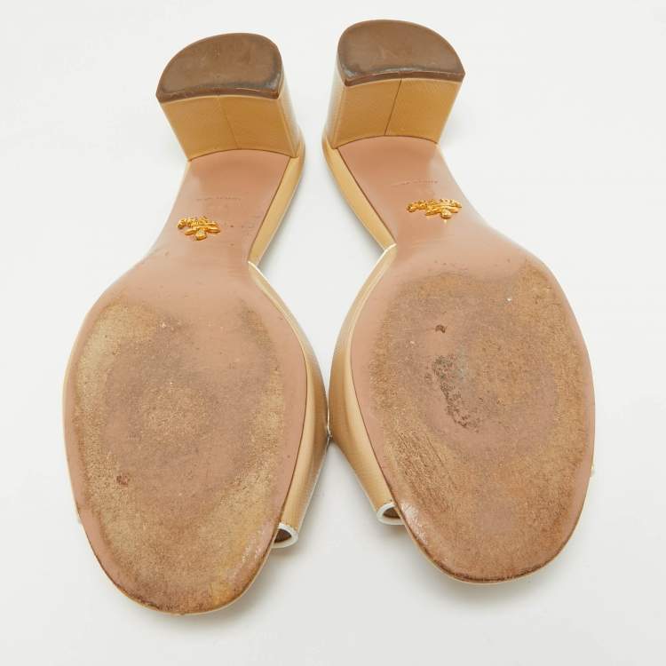 Pre Owned Prada Beige Patent Saffiano Leather Block Heel Slide Sandals Size 39