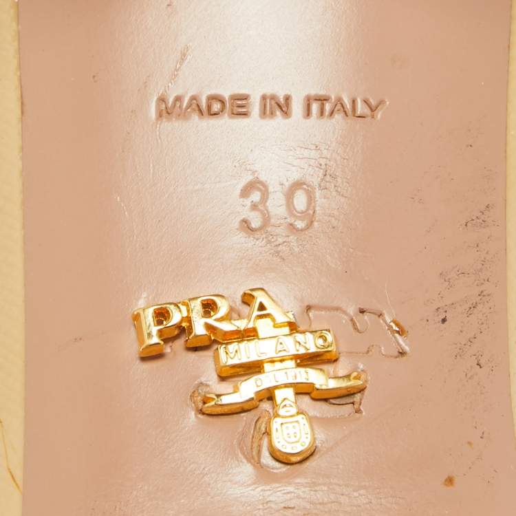 Pre Owned Prada Beige Patent Saffiano Leather Block Heel Slide Sandals Size 39