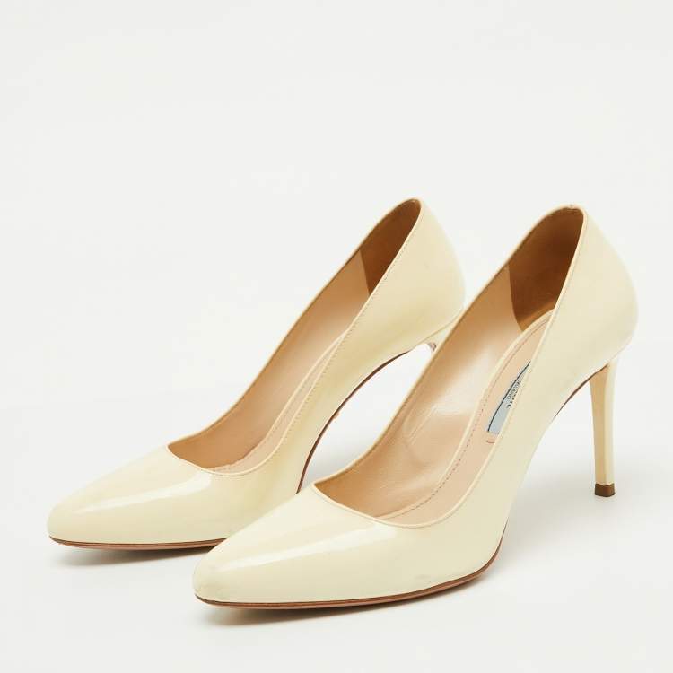 Pre Owned Prada Cream Patent Leather Pumps Size 37