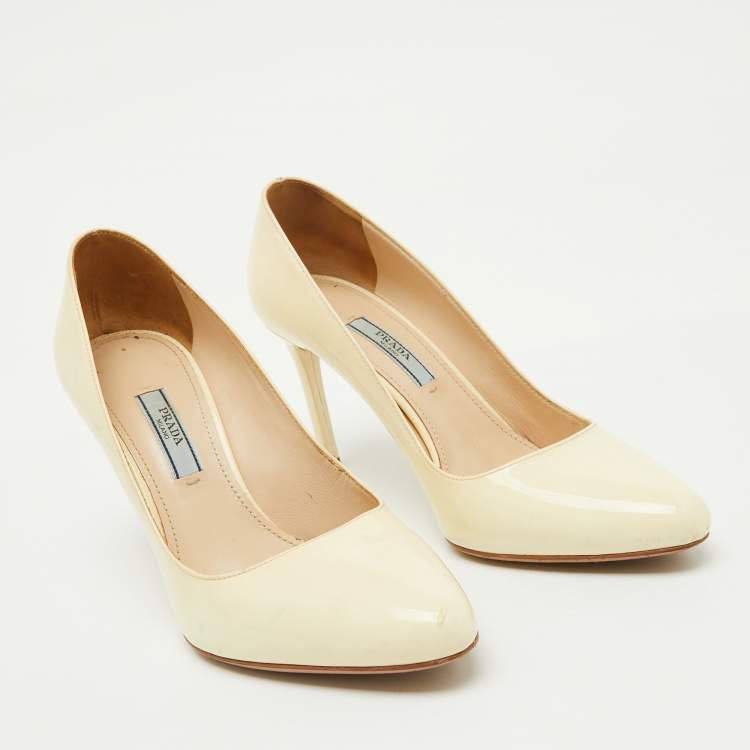 Pre Owned Prada Cream Patent Leather Pumps Size 37